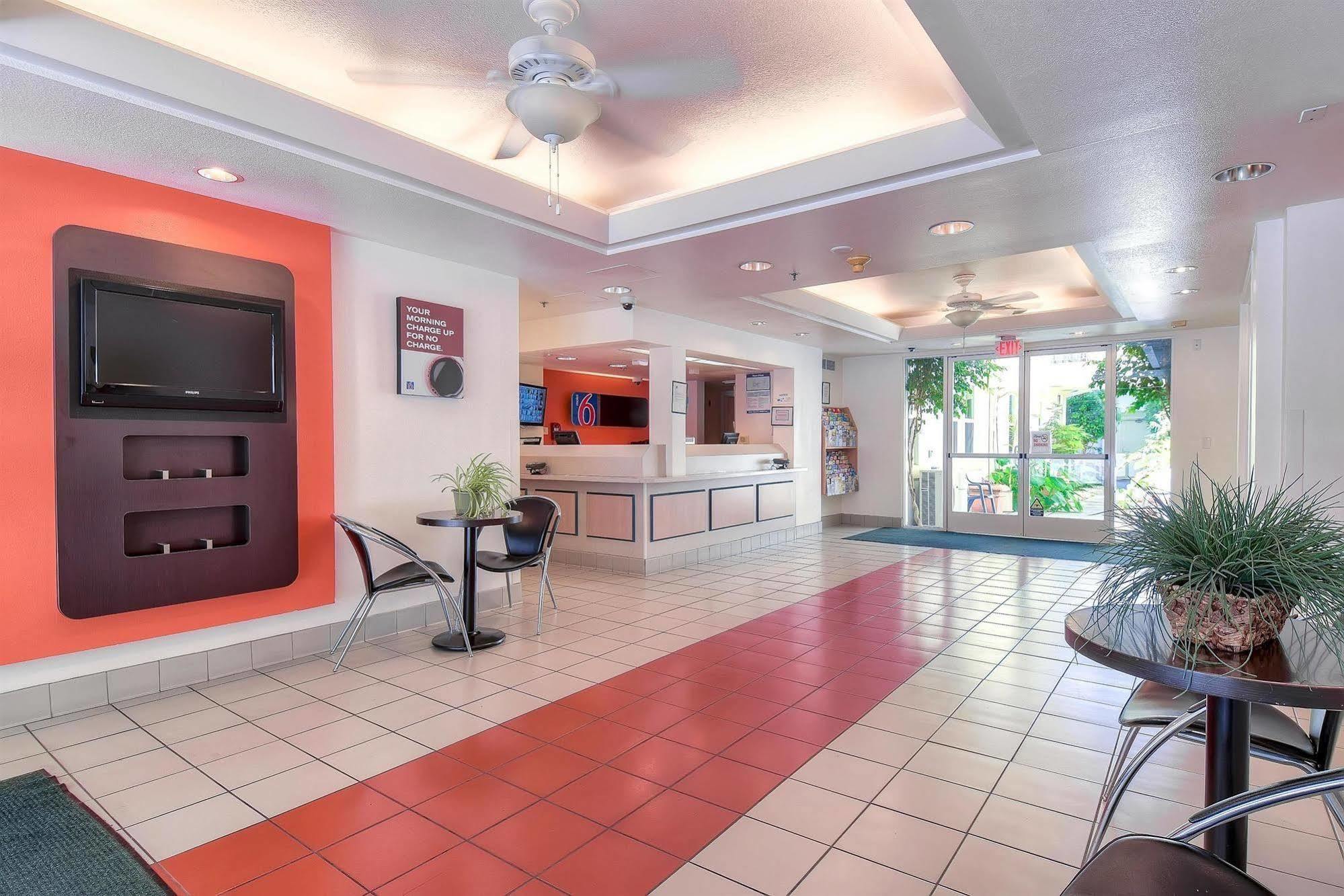 Motel 6-San Diego, CA - Downtown Zewnętrze zdjęcie